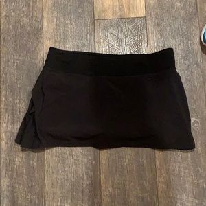 Lululemon black skirt